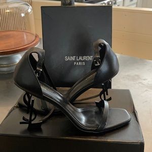 SAINT LAURENT HEELS ALL BLACK ABSOLUTELY STUNNING *NEVER WORN*